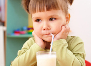 兒童喝牛奶拉不停 過敏體質中醫調理